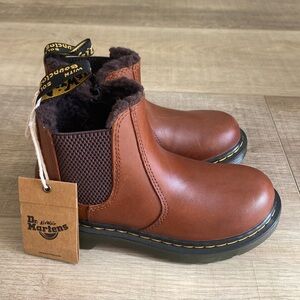 Dr. Martens lines Chelsea boot